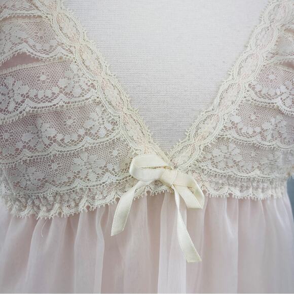 Vintage Negligee Nighty Sheer Soft Pink with Off White Lace - Picture 5 of 12